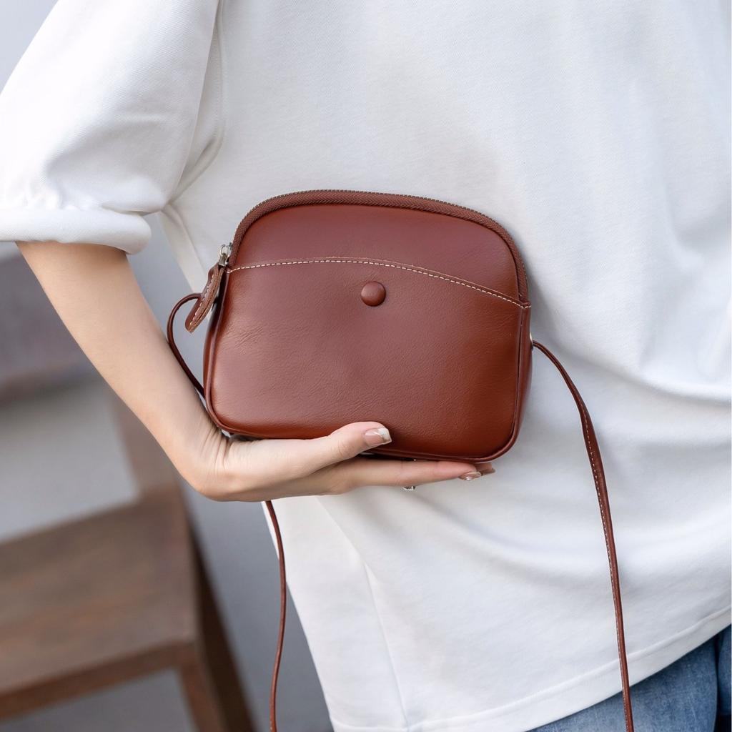 Spring and Summer Mobile Phone Bag Women's New Leather Soft Leather Bag Lightweight Casual Messenger Bag Fashionable Versatile Shoulder Bag
