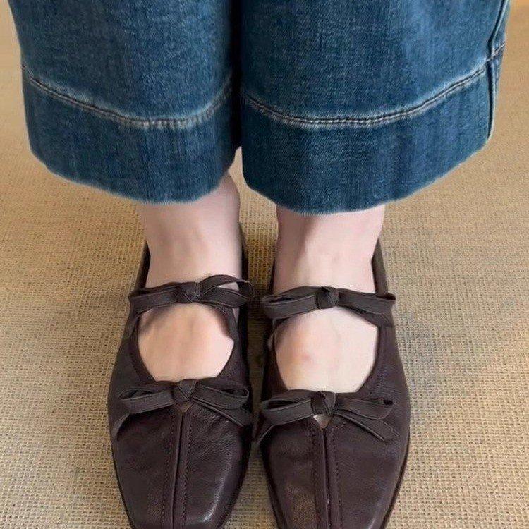

Soft leather version of French square head bow Mary Jane women s 2025 spring new versatile casual flat bottom light mouth single shoes 40 темно-коричневого