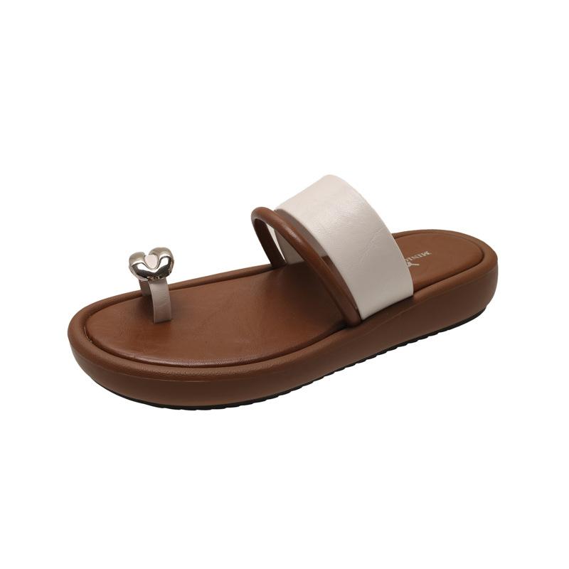 Thick-soled versatile flip-flops shoes women s shoes 2025 new summer wear small height increase beach sandals 35 2698₽