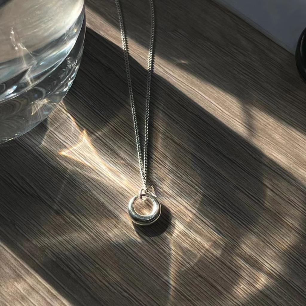 Geometric Circle Ring Necklace for Women Ins Style Fashionable Simple Niche Design Light Luxury Fresh Collarbone Chain