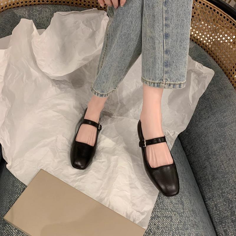 

Retro versatile square head leather one-word buckle with flat bottom Mary Jane women s single shoes 34 чорний