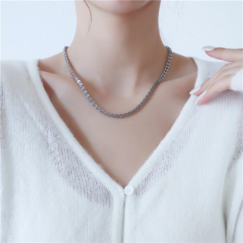 18K Gold Plated French Design Retro Necklace for Women