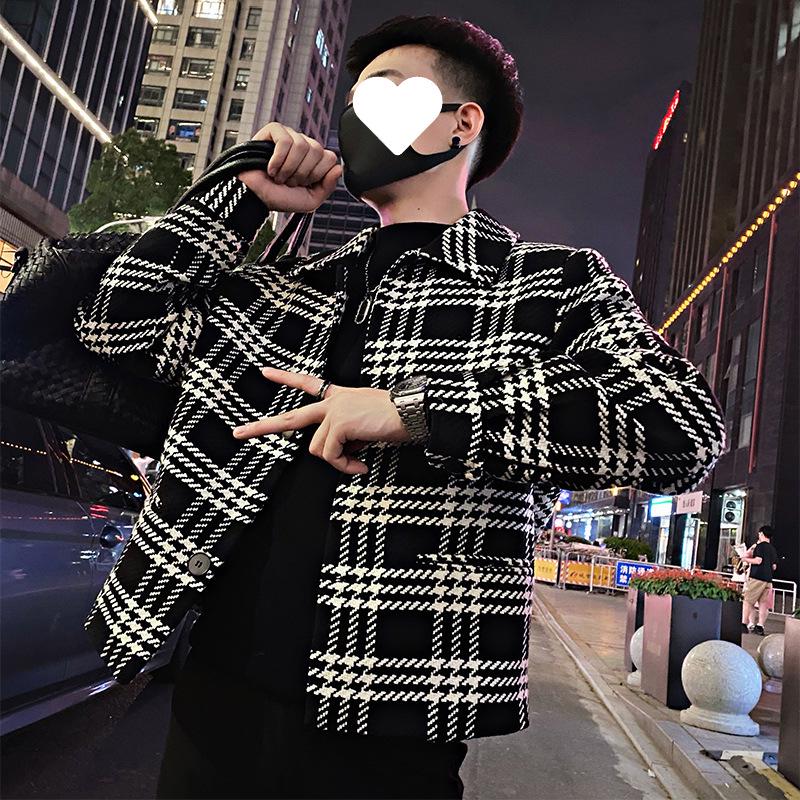 2025 Men's Autumn Plaid Jacket: Black & White Colorblock Outerwear for Young Men