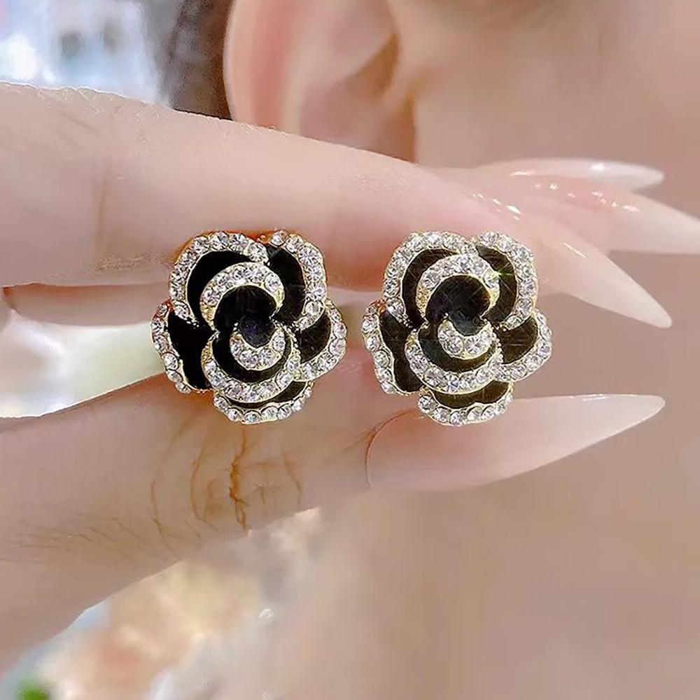 Romantic Camellia Ear Clips: Elegant, French Retro, High-End Earrings for Sophisticated Style
