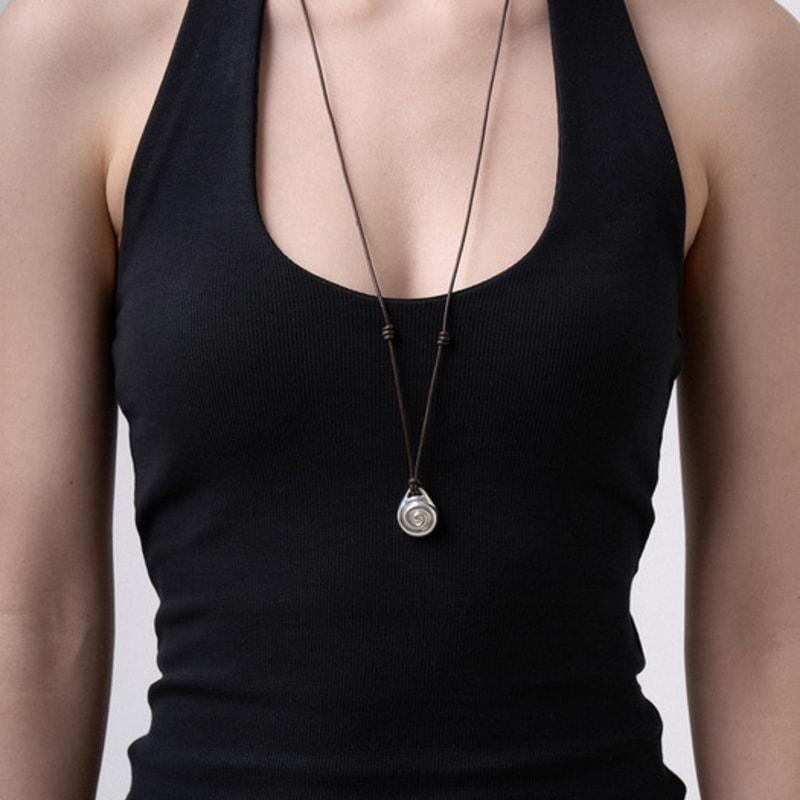 TIERNO N.024/SHELL LEATHER NECKLACE_BROWN