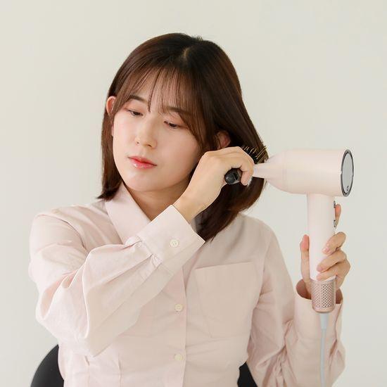 Mooas Super Plasma BLDC Hair Dryer Pro Low-Noise Dryer (Light Beige/Soft Pink)