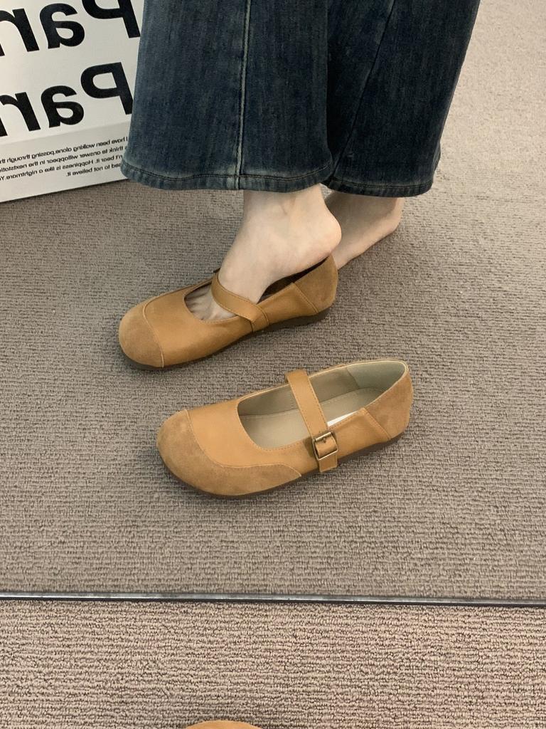 Milchfarbener Kamelton, runde Spitze, mattes Ballerina-Schuhmodell mit weicher Sohle