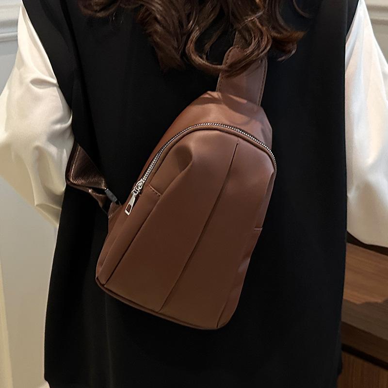 Casual Breast Bag Women'S Retro Outdoor Travel Bag Wide Shoulder Strap Messenger Bag Women'S Breast Bag Fanny Pack