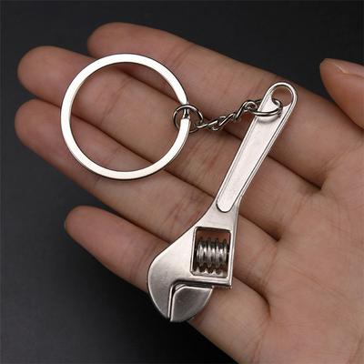 Mini Sleutel Kettinghanger Mannen Universele Auto Metaal Verstelbare Moersleutel Voor Fiets Motorfiets Draagbare Auto Repareer Gereedschappen Mode Cadeau