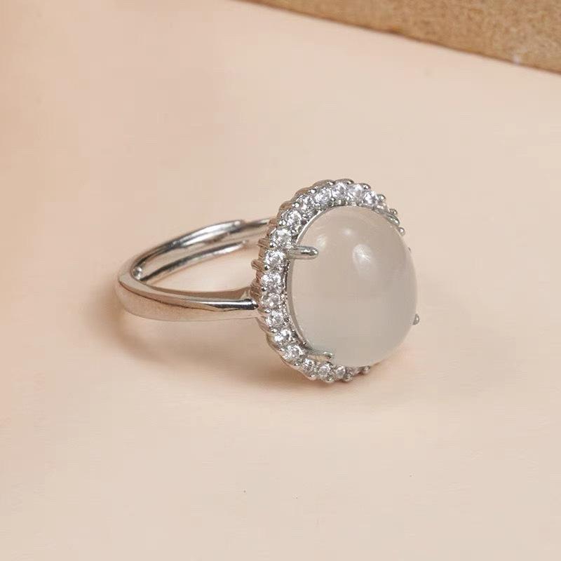 

Luxury Charm Sliver Color Rhinestone Bezel Ice Transparency Egg-shaped Adjustable Opening Rings for Woman Bride Wedding Zircon resizable медный