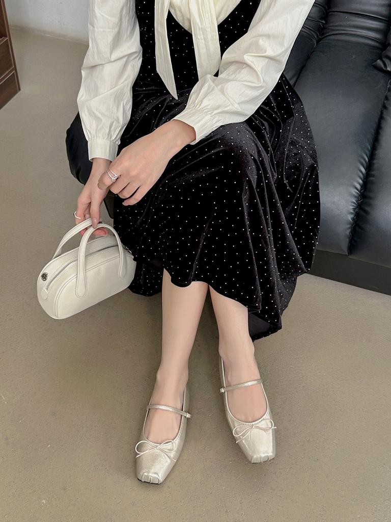 2025 Autumn and Winter New French Retro Square Head Shallow Mouth Single Shoes Women's Versatile One-word Belt Ballet Shoes Women