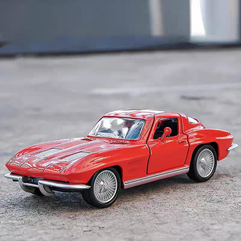 „Retro Classic“, 1963 m. „Chevrolet Corvette C2 Stingray“ 5 colių metalinio automobilio modeliavimo slėginė ir žaislinė transporto priemonė RMZ city 1:36 lydinio modelio dovanos vaikams