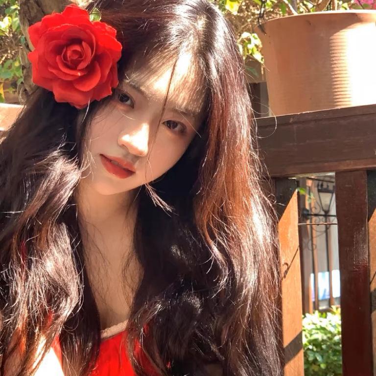 Elegant Red Rose Hair Clip for Women – Small Side Clip for Forehead and Bangs, Perfect Flower Hairpin Accessory