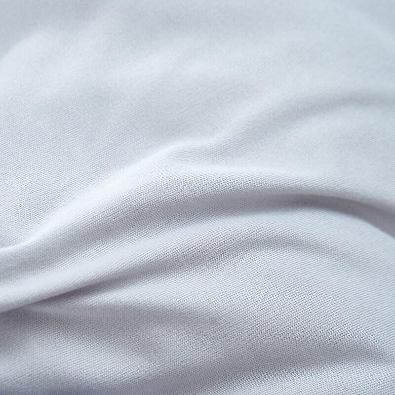 FUANNA Heat-Regulating All-Season Comforter