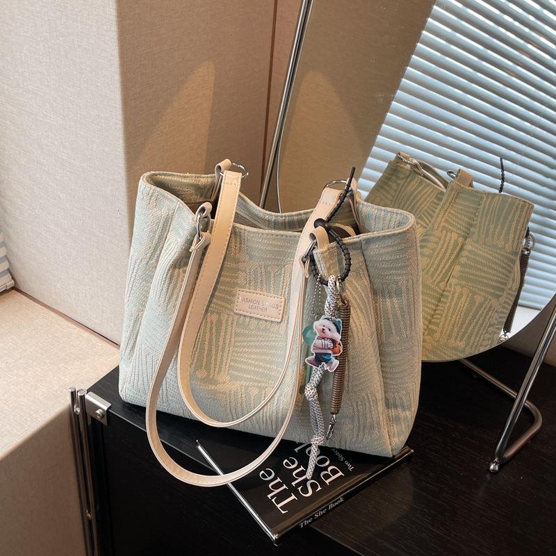 Class commuter bag women's large-capacity new casual spring and summer versatile high-end shoulder tote bag