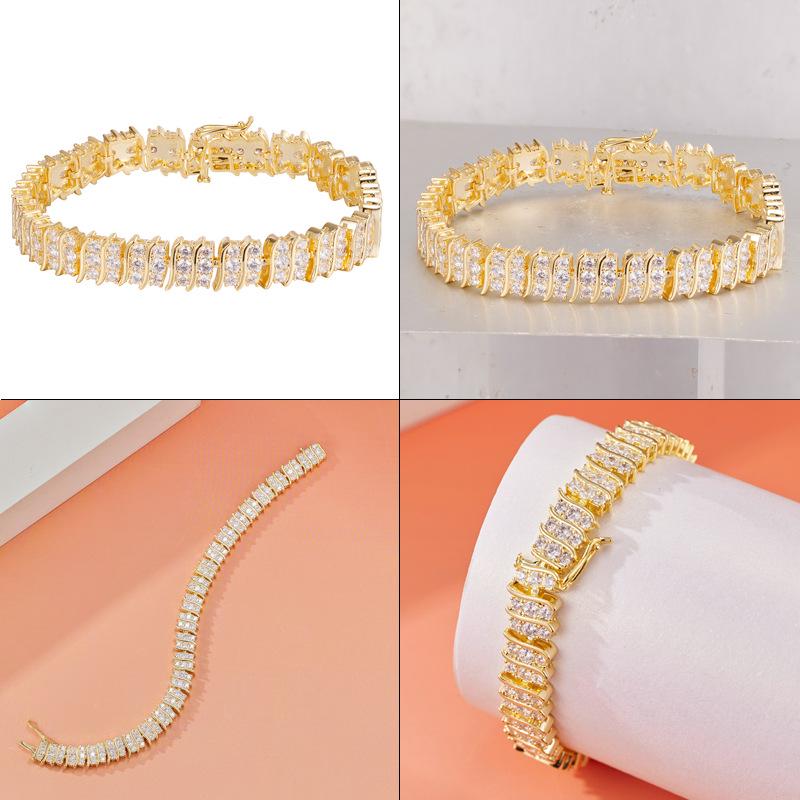 18k Gold-Plated Luxury Diamond Horseshoe Bangle for Women’s Stylish Design