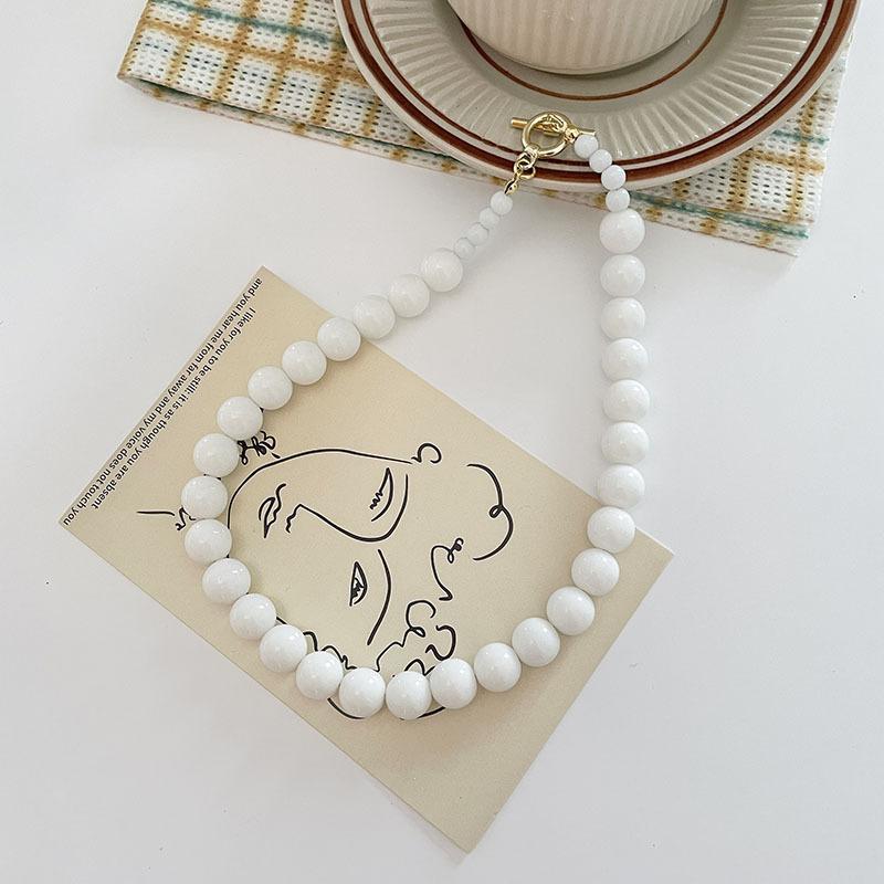 Glass imitation green agate round bead necklace female ins cold wind beaded collarbone chain niche design sense new neck chain