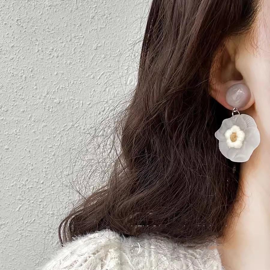 Spring and summer fresh and transparent pink flower silver nails super fairy vacation photo matte flower earrings jewelry girl
