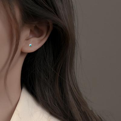 Orecchini placcati in argento S925 Stile semplice da pendolare da indossare anche per dormire senza rimuovere le viti a spirale orecchini con zirconi rotondi colorati orecchini con pietra di luna colorata