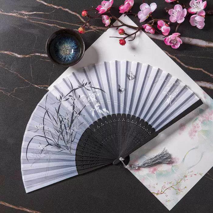 Fan for Men with a Domineering Style, Traditional Chinese Style Folding Fan with Jade-Like Black Bamboo Wood, Portable for Summer, Suitable for Dance