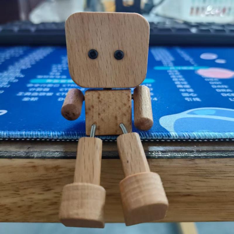 

1pc Leg-swinging Robot Figurine Shaking Wooden Man Figurine Car Decoration Small Ornaments Cute Wood Man Car Good Creative Gifts