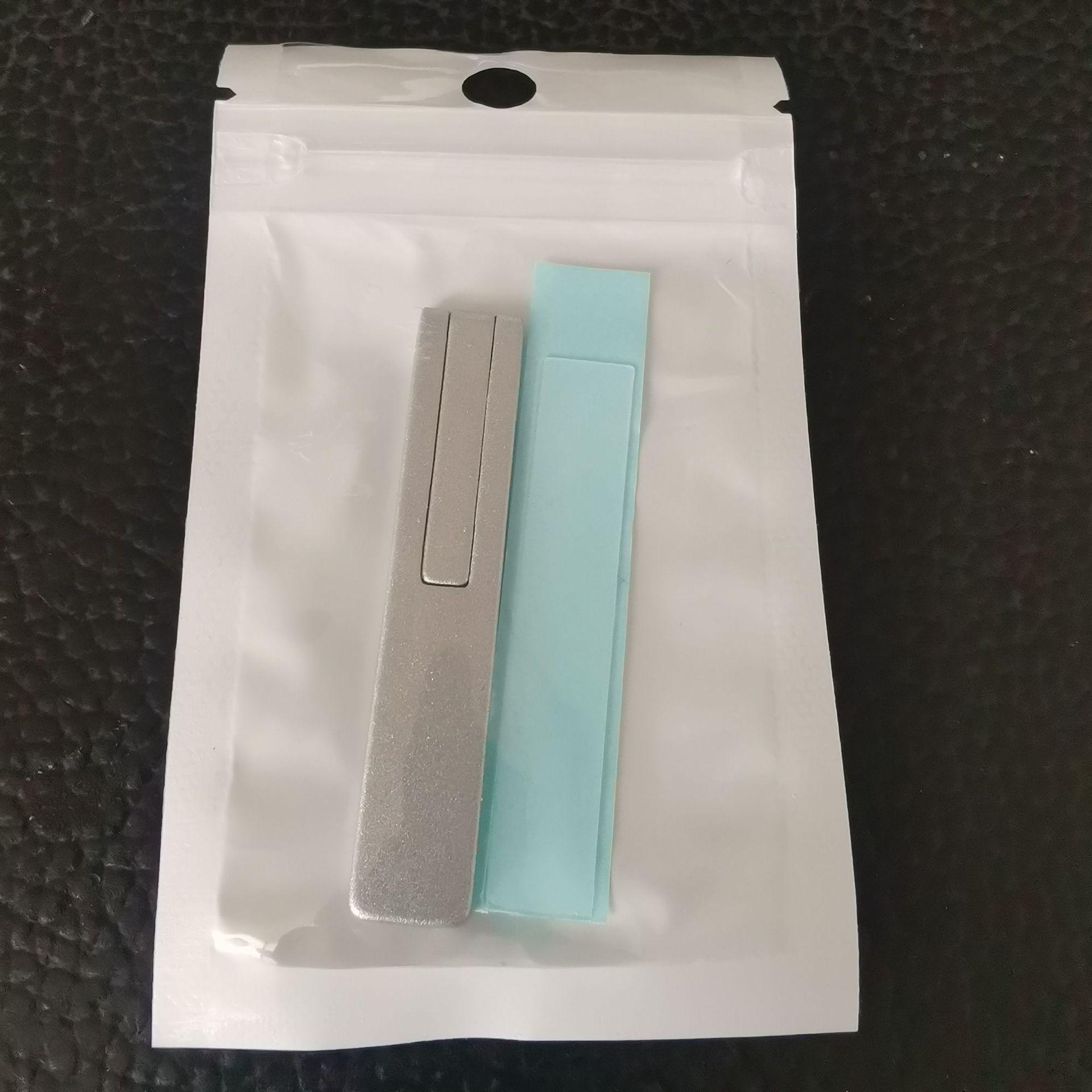 Magnetic Ultra-Thin Portable Phone Holder for Desktop and Stick-On Use серебряный