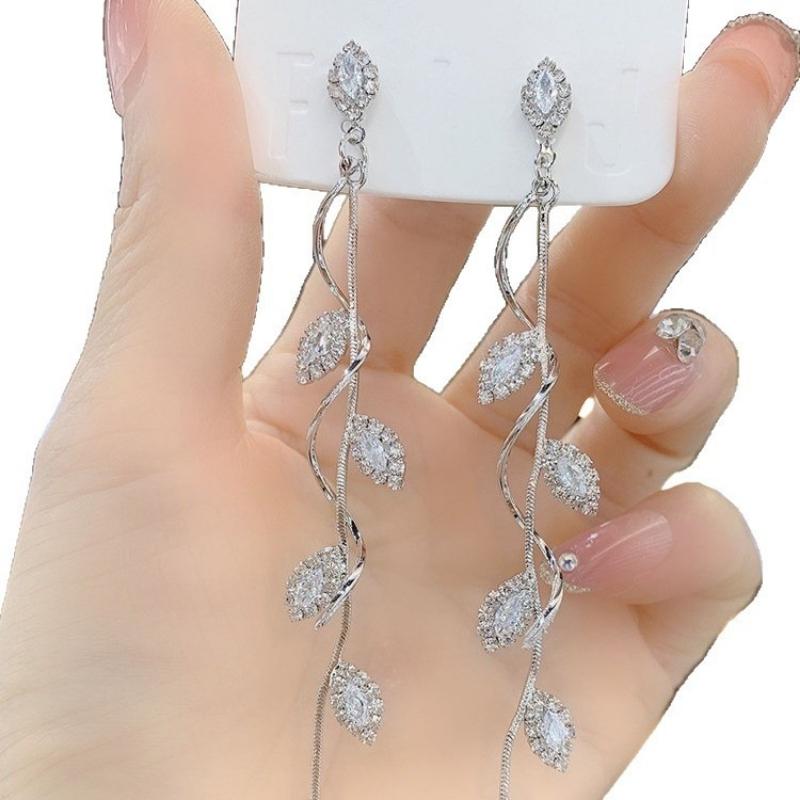 Fashionable Spiral Leaf Earrings with Long Style and Versatile Temperament, New Trendy and Personalized Earrings