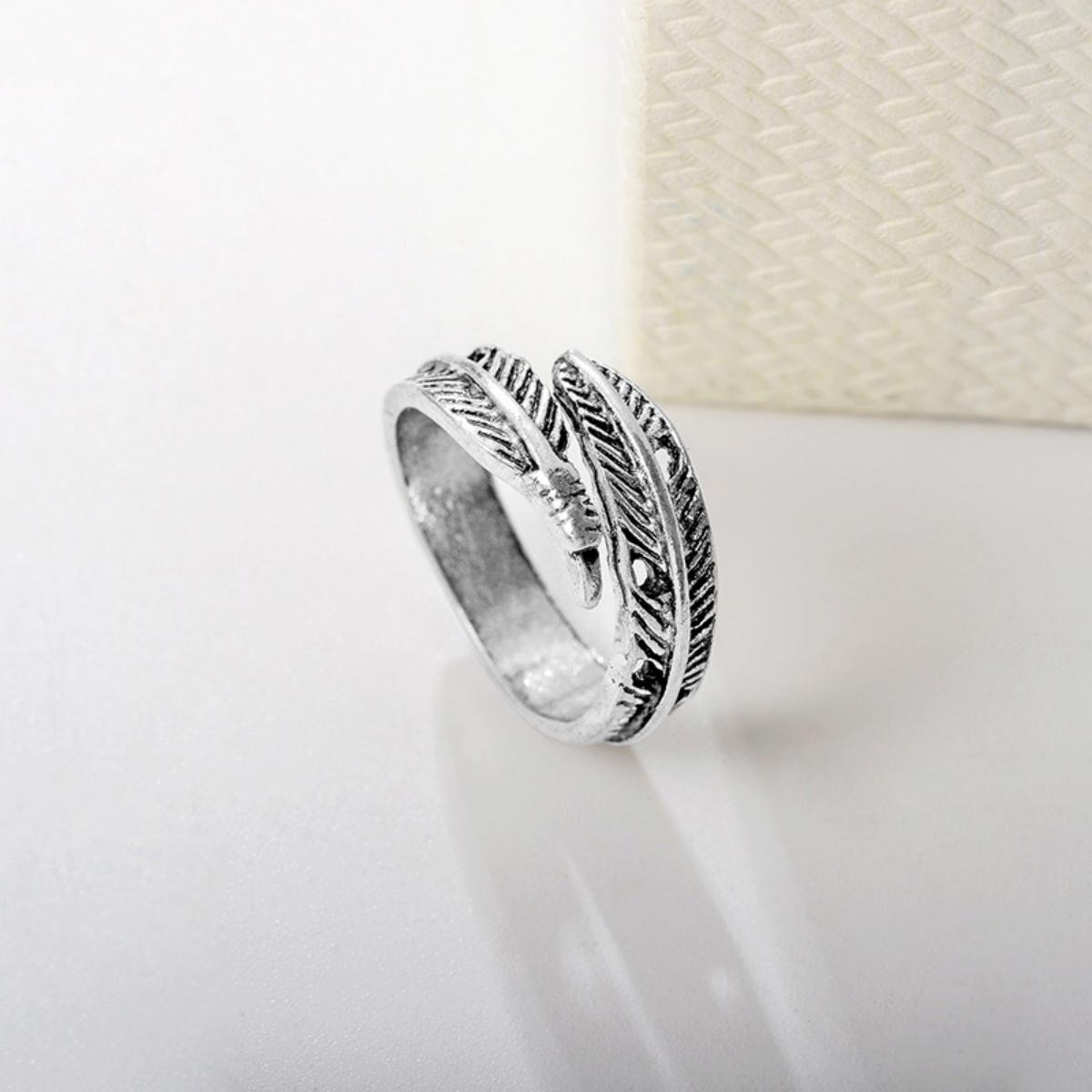 Gothic Punk Hollow Feather Opening Rings For Women Men Vintage Fashion Antique Silver Color Geometric Leaf Finger Ring Jewelry