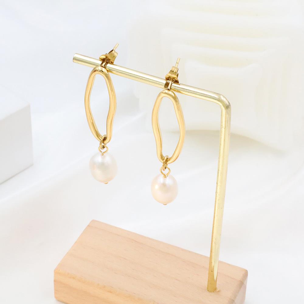 Fashion 18K Baroque Pearl Earrings Simple Geometric Titanium Steel Pearl Stud Earrings Women'S Premium Sense