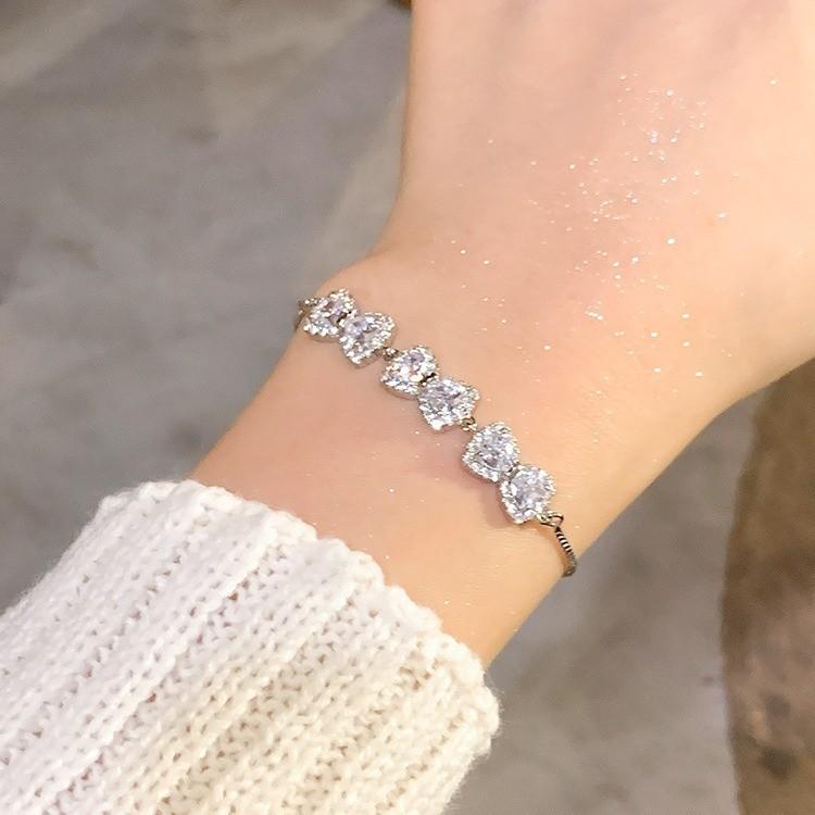 Summer 2024 Trendy Butterfly Shape Hand Chain With Zircon Accents For Ladies