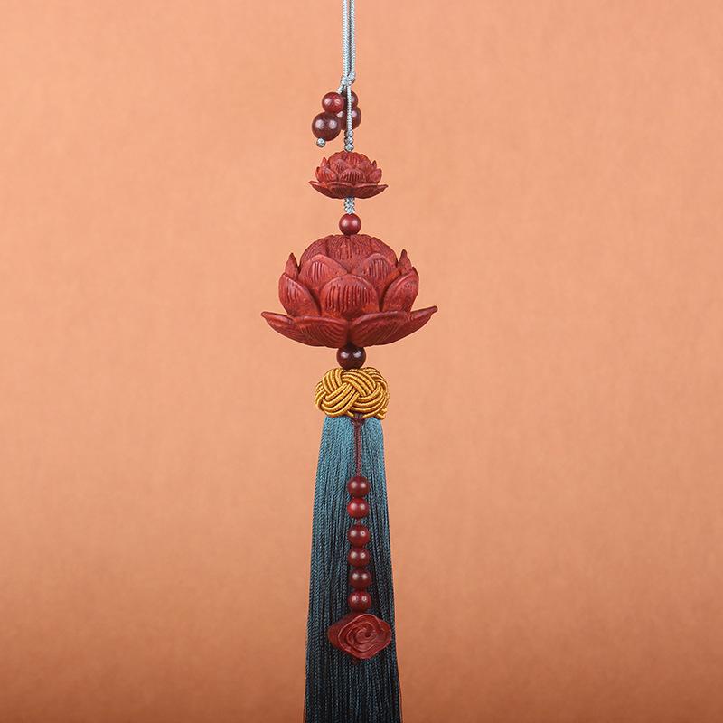 "Sandalwood Double Lotus Rearview Mirror Pendant - High-End Car Interior Accessory"