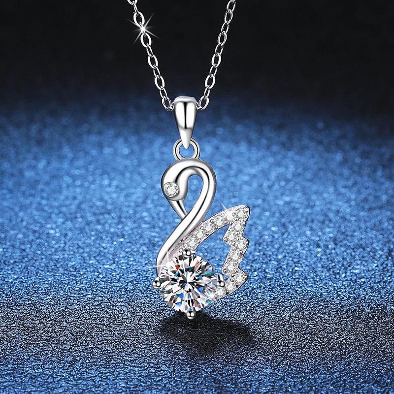 Collana con Ciondolo Cigno 6,5 mm per Donna Design Minimalista Elegante Catena Clavicola D VVS1 Gioiello Delicato