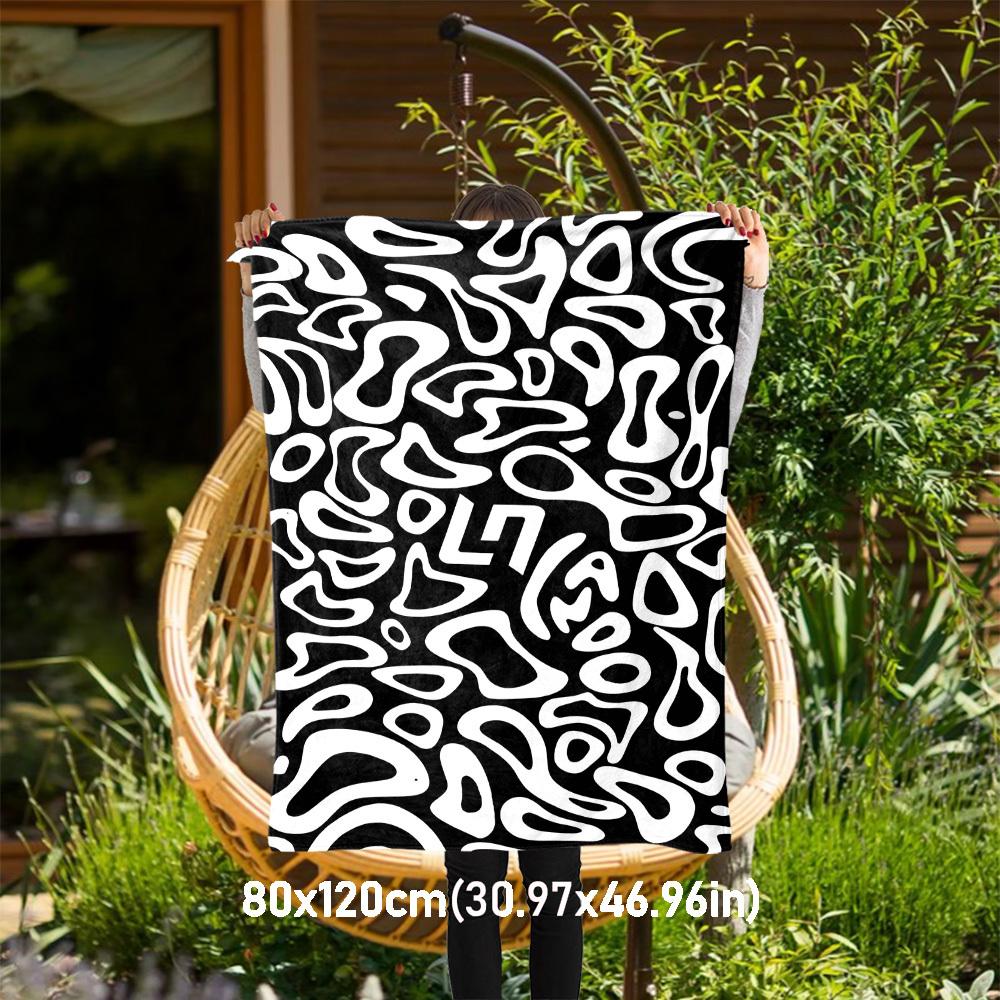 

1PC Abstract PatternOutdoor Flannel Blanket - Soft Plush Decor for Picnics, camping, Bedroom, Playroom, Office, or Lunch Break 1250A 80x120cm(31x47inch)