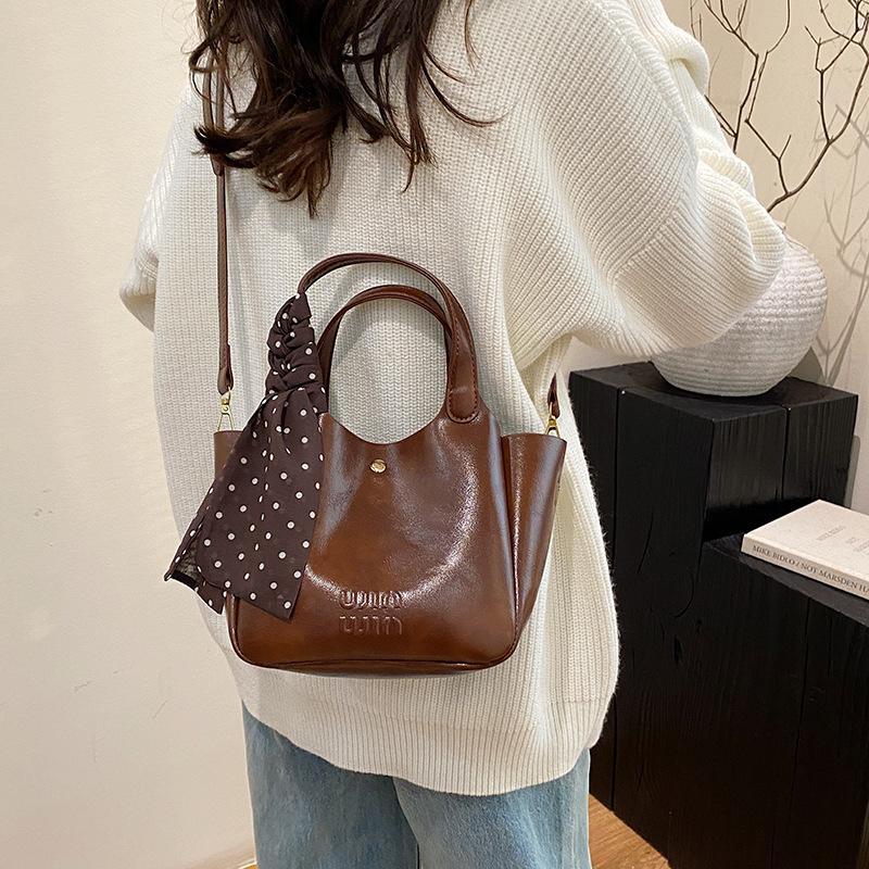 

Популярная в этом году ретро-мода, портативная сумка-тоут, женская, 2025 новинка, повседневная на плечо, сумка-мессенджер 27*10*18