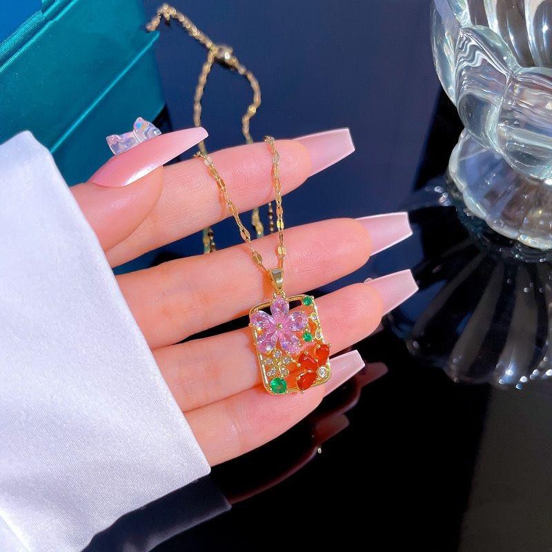 Flower necklace fashion light luxury niche new personalized design high temperament elegant versatile exquisite collarbone chain women