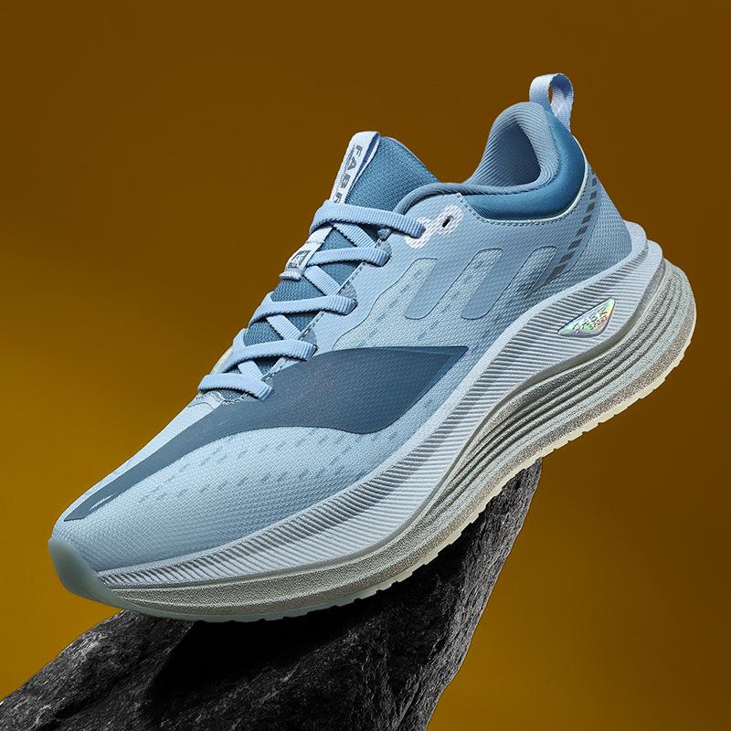 Casual, Lightweight and Breathable Men's and Women's Laces, Classic Mesh Men's Shoes, New Couples Running Sports Shoes