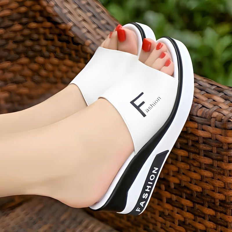 2025 New Arrival Women wedge Flip Flops Lightweight Beach Slippers High Quality PU Leather Zapatos De Mujer Woman Sandal