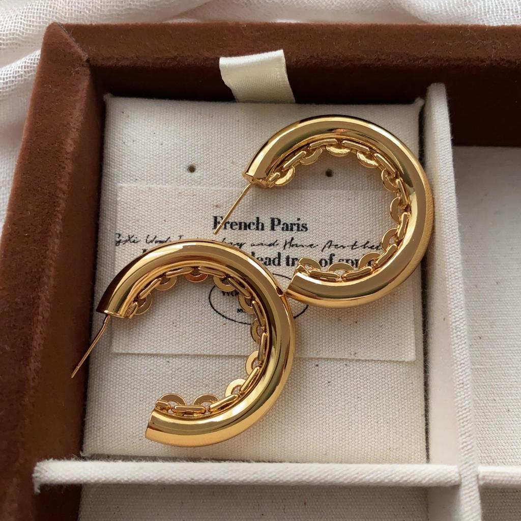 Simple And Personalized C-Shaped Stud Earrings, Niche Light Luxury Design, Cold Wind Metal C-Ring Earrings, Commuter Earrings.
