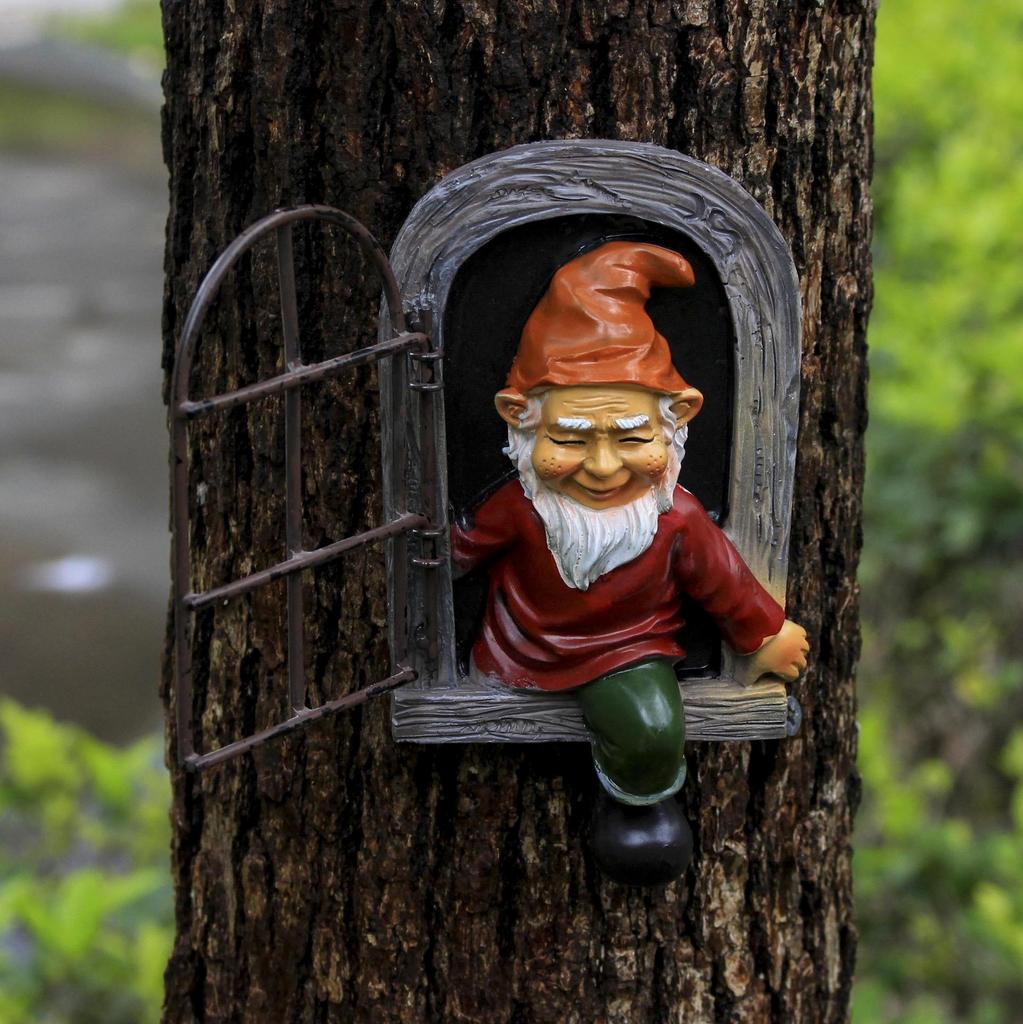 Garden Gnome Resin Dwarf Statue: Outdoor Ornament Decoration