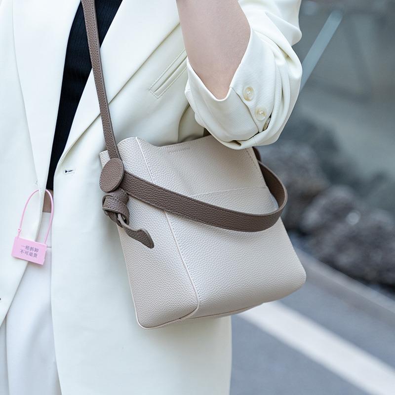 Leather Women's Bags, Messenger Bags, Women's New Large-capacity Commuter Bucket Bags, Niche Versatile Cowhide Shoulder Bags