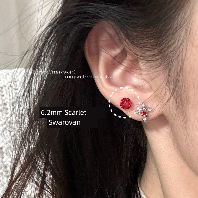 

Maywct Red Simulated Snakes Winding Cross Love Heart Stud Earrings Sweet Cool Niche Design Titanium Steel Flats Otica 6.2mm Vermilion huanzi (single) Rod thick 0.8*6mm