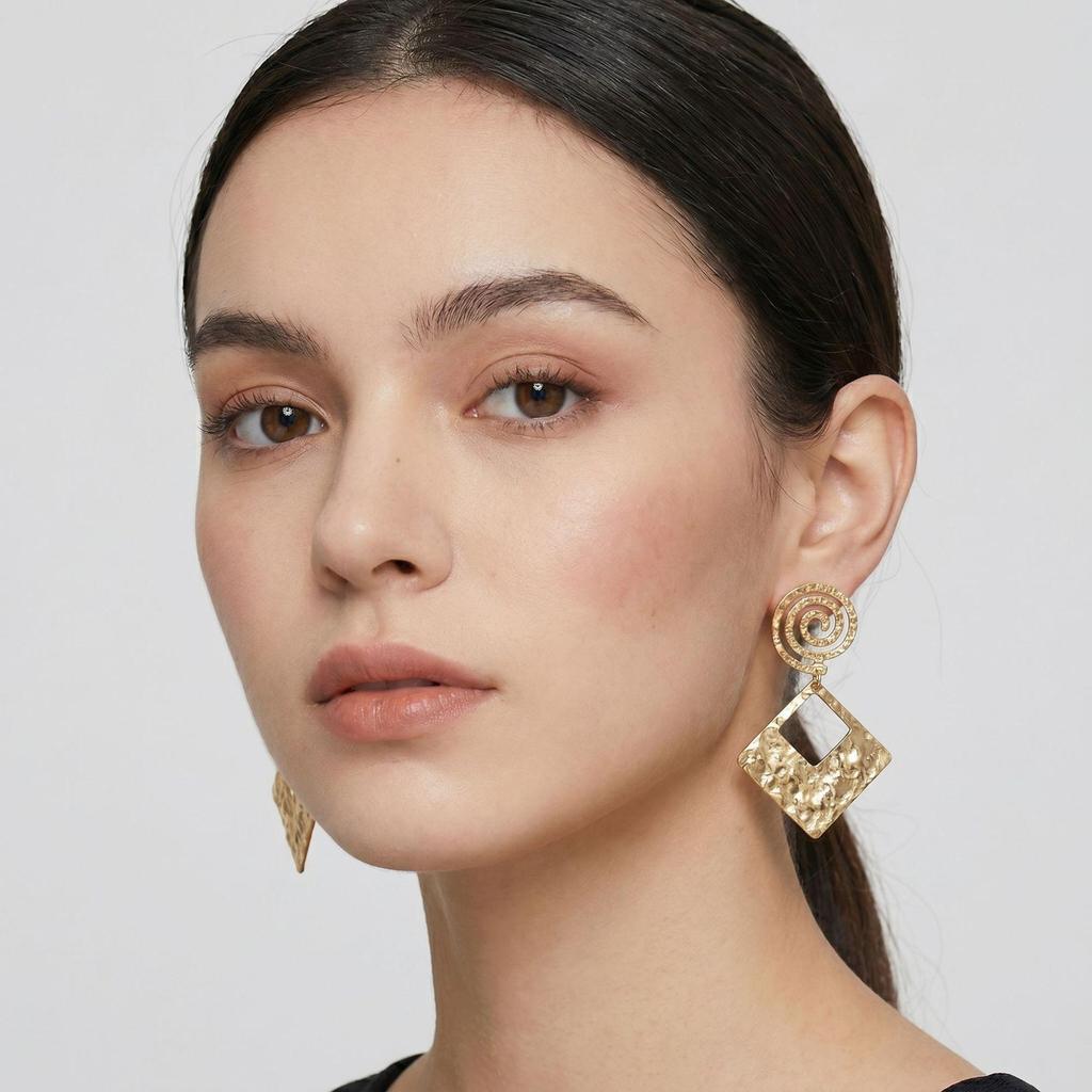 European & American Stylish Irregular Flower Stud Earrings for Women's Elegant Personality