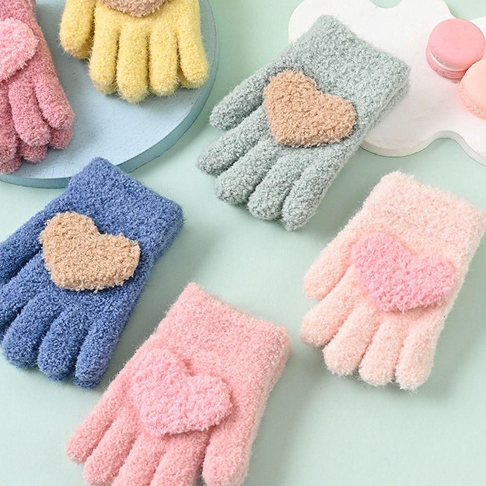 2Pairs Cute Children's Warm Gloves Heart Shaped Breathable Baby Knitted Mittens Keep Warm Windproof Solid Plush Gloves Winter