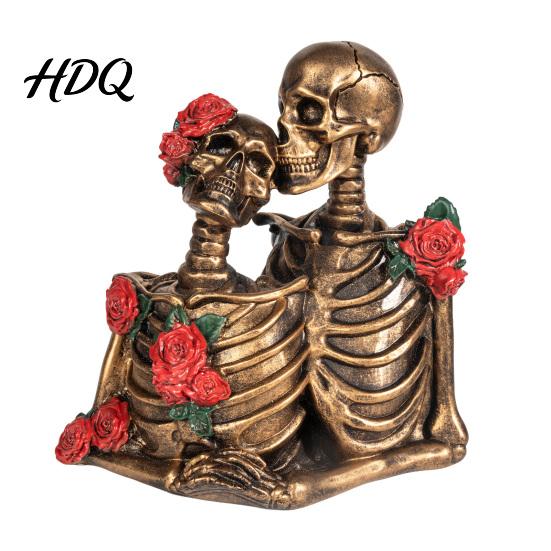 Kissing Skeleton Figurine Halloween Gothic Couple Figurine, Vintage Resin Statue, Romantic Statue Rose Sculpture for Holiday Party Decoration Decor