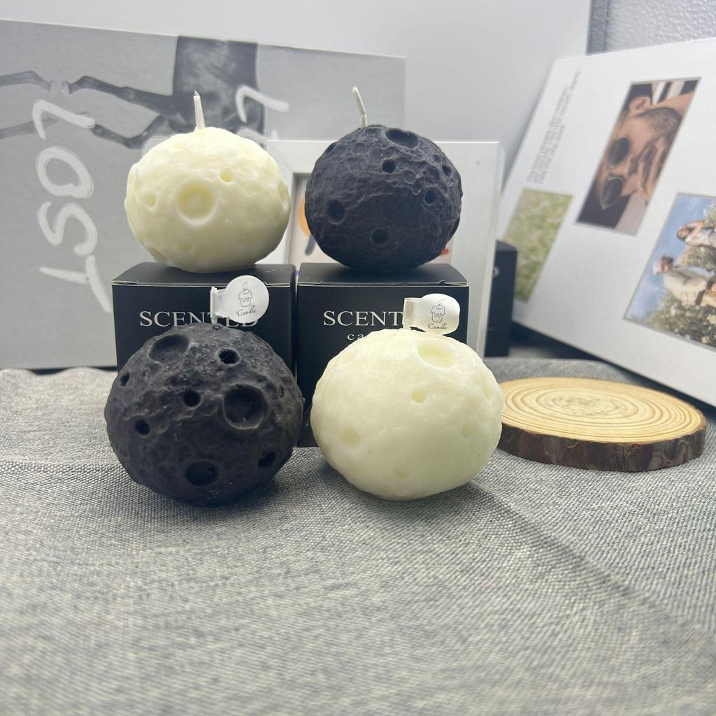 Moon Aroma Candle: Mid-Autumn Festival Creative Souvenir - Black and White Scented Candle