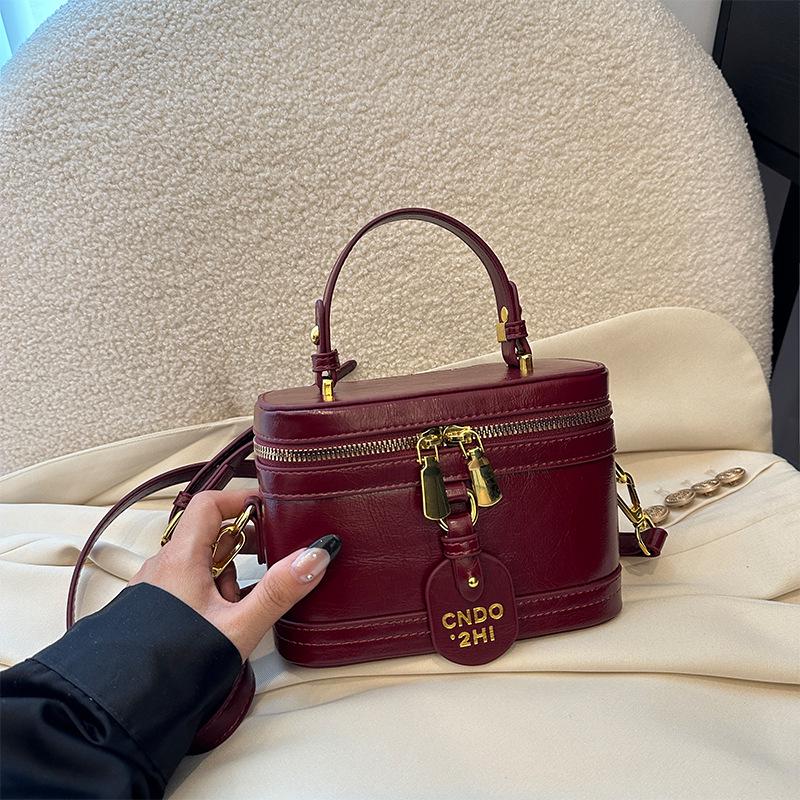 

2024 Chio2nd Crossbody Square Handbag: Versatile, High-End, Niche Fashion Design красный