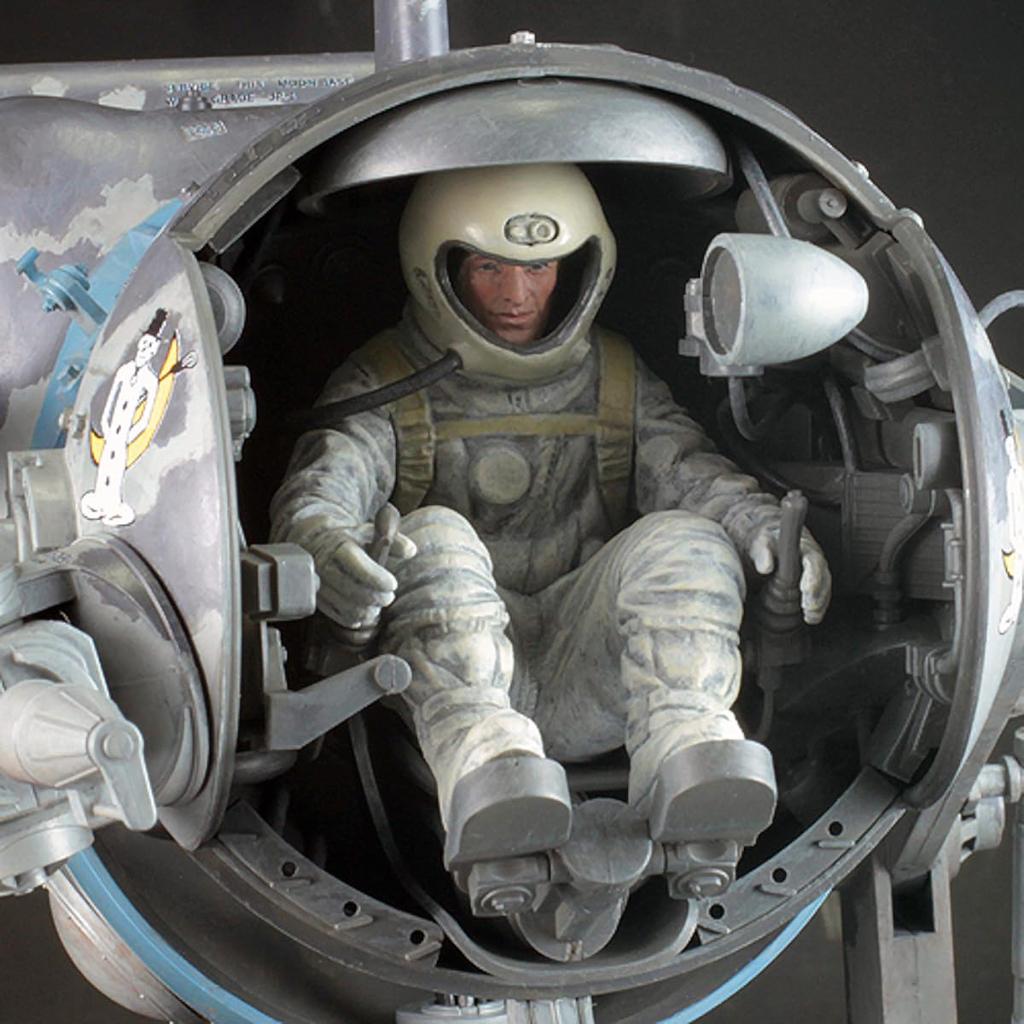 Hasegawa Maschinen Krieger Lunar Tactical Reconnaissance Aircraft Camel Scale Plastic Model Kit MK06 LUM-168 1/20