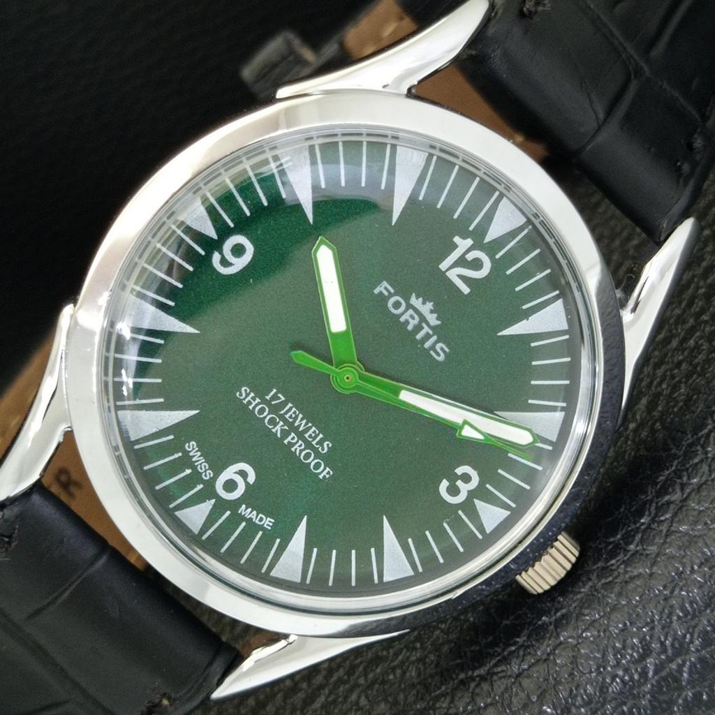 

VINTAGE HAND-WINDING SWISS MENS REFURBISHED GREEN COLOR DIAL WATCH a700993-5 R205a-a700993