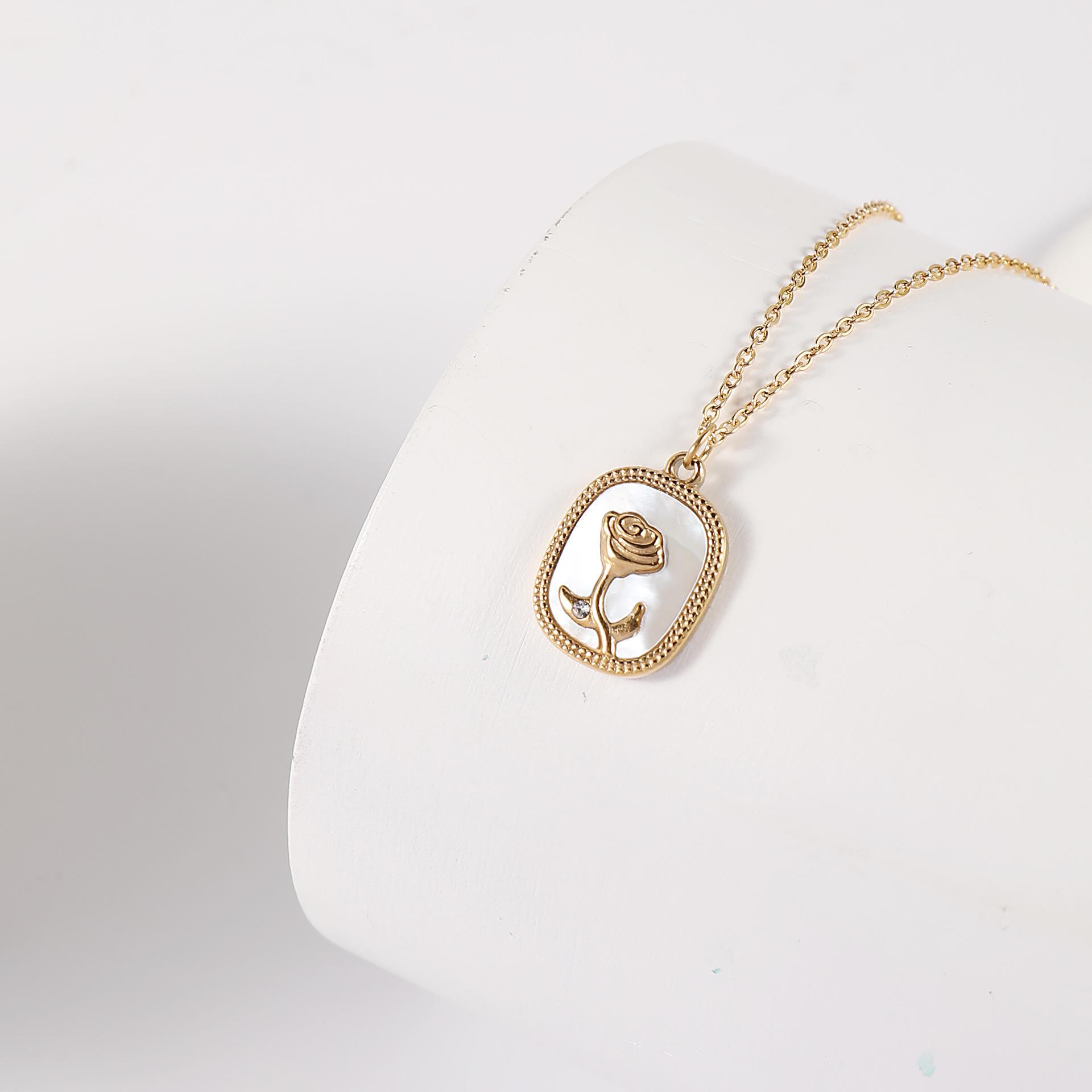 

Женское колье «Французская роза» с масляными подтеками: Нишевая Мода Ключичная Цепочка и Подвеска, Универсальный Дизайн в Холодном Стиле