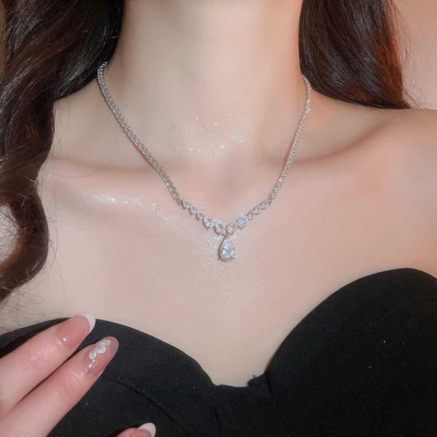 French Luxury Zircon Water Drop Pendant Necklace